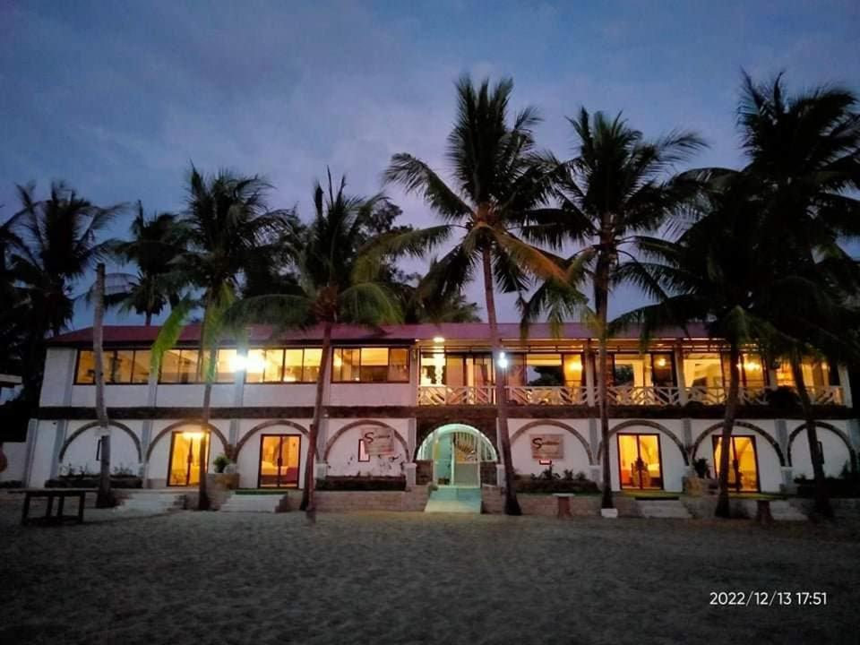 Sunbloom Beachfront Hotel And Restaurant Zambales Sinabacan Exterior foto