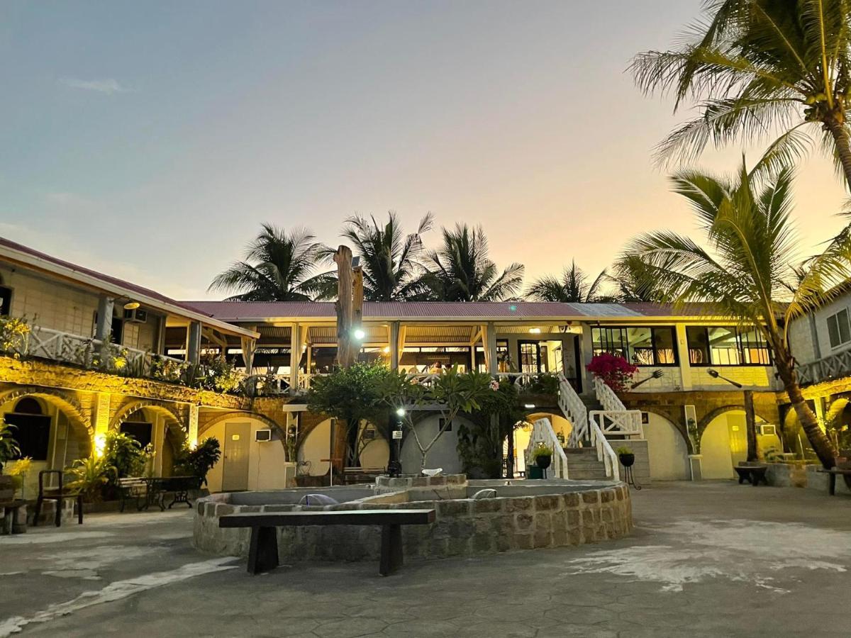 Sunbloom Beachfront Hotel And Restaurant Zambales Sinabacan Exterior foto